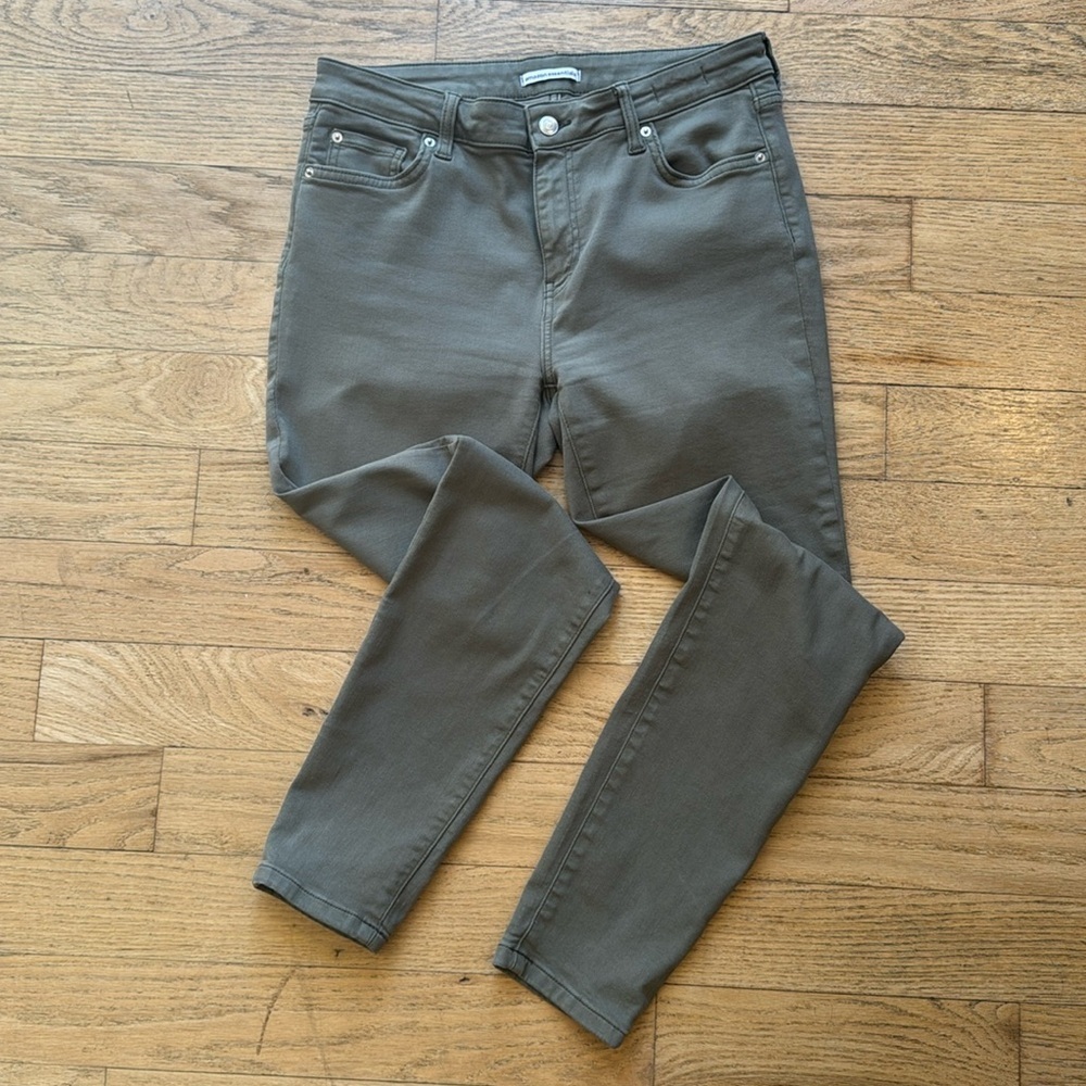 Amazon Essentials Women's Mid-Rise Stretchy Skinny Jeans - olive green size 10